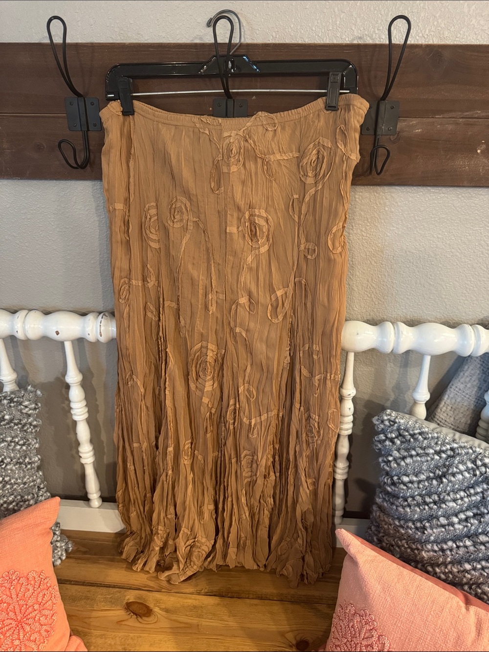 Like new! Women's Crinkled Maxi Skirt in Camel Brown